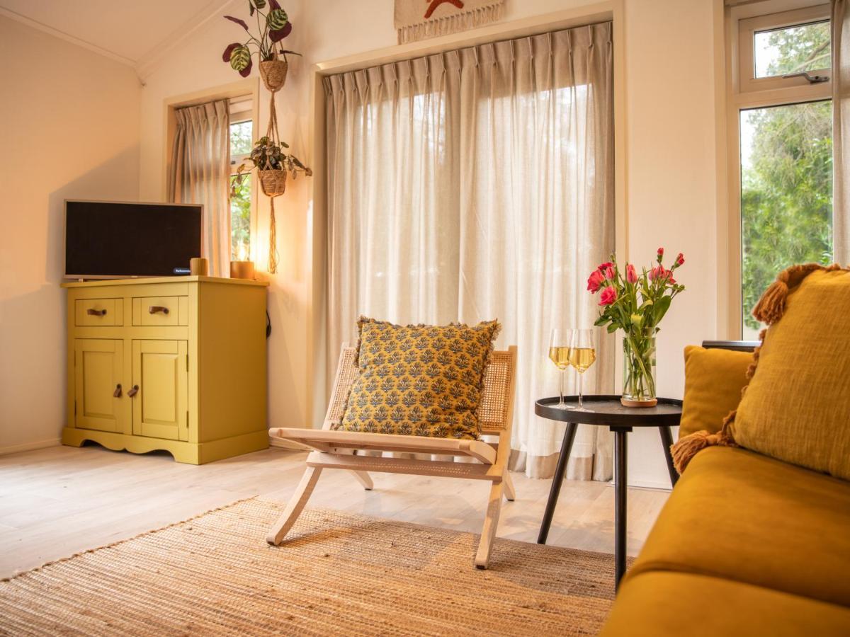Stayatsas Tiny House Julia In De Bossen Op De Veluwe! エーペ エクステリア 写真