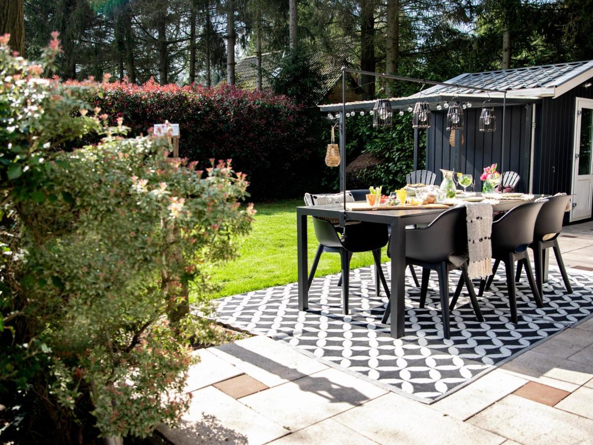 Stayatsas Tiny House Julia In De Bossen Op De Veluwe! エーペ エクステリア 写真